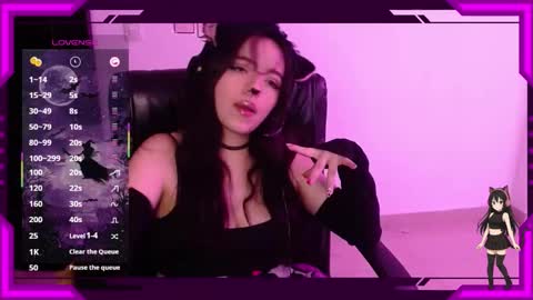 Snapshot of bellamoteluna chatting on October 31, 3:35 pm Bella Monteluna online show from October 31, 3:35 pm