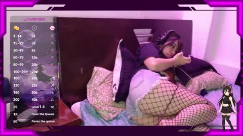 Snapshot of bellamoteluna chatting on November 16, 5:13 am Bella Monteluna online show from November 16, 5:13 am