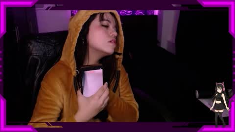 Snapshot of bellamoteluna chatting on November 25, 3:23 pm Bella Monteluna online show from November 25, 3:23 pm