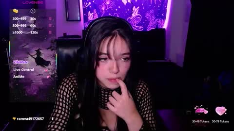 Snapshot of bellamoteluna chatting on December 14, 10:14 pm Bella Monteluna online show from December 14, 10:14 pm