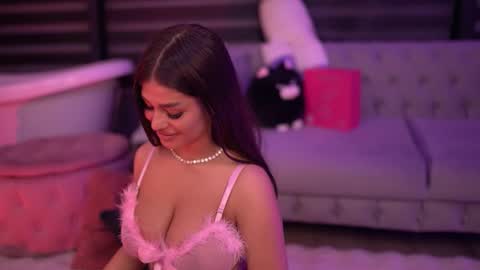 Bella online show from November 23, 6:41 pm