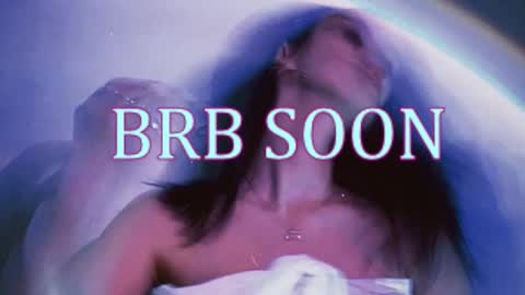 Snapshot of bellaparker_ chatting on December 3, 7:27 am bellaparker_ online show from December 3, 7:27 am