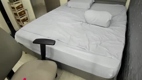 Snapshot of bellaprettty chatting on December 3, 10:18 pm Bella Angelycal online show from December 3, 10:18 pm