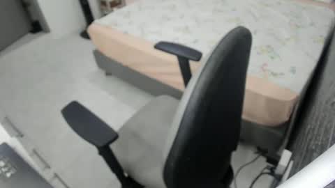 Snapshot of bellaprettty chatting on January 8, 2:56 pm Bella Angelycal online show from January 8, 2:56 pm