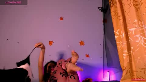 Snapshot of bellaqueen0701 chatting on November 6, 6:53 pm bellaqueen0701 online show from November 6, 6:53 pm