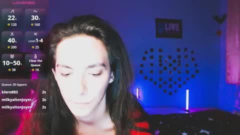 Snapshot of bellaqueen0701 chatting on November 19, 12:21 am bellaqueen0701 online show from November 19, 12:21 am