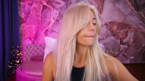 Bella online show from October 20, 2:23 am