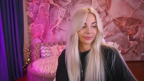 Bella online show from October 27, 2:04 am