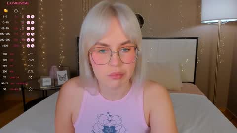 Bella online show from October 12, 12:53 am