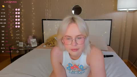 Bella online show from November 3, 12:46 am