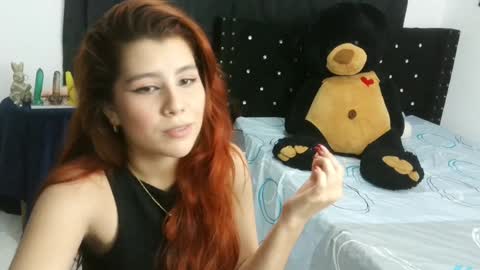 Snapshot of bellatrix_colen chatting on December 16, 4:23 am Aleja online show from December 16, 4:23 am