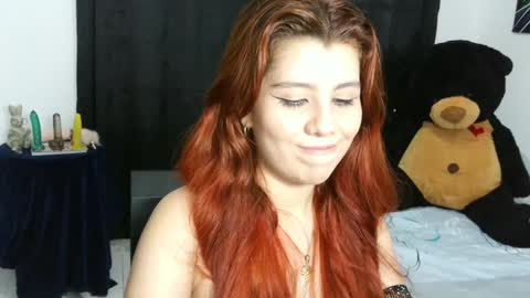 Snapshot of bellatrix_colen chatting on December 21, 7:38 pm Aleja online show from December 21, 7:38 pm