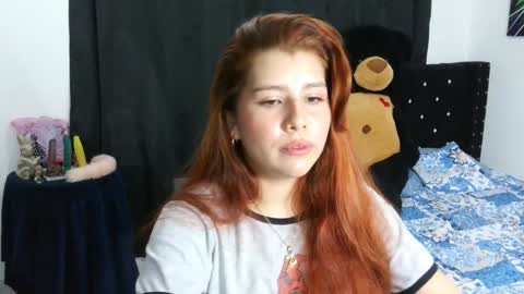 Snapshot of bellatrix_colen chatting on January 21, 12:04 am Aleja online show from January 21, 12:04 am