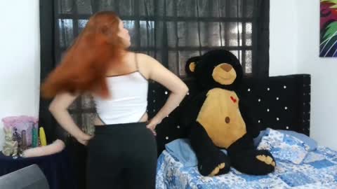 Snapshot of bellatrix_colen chatting on January 22, 9:32 pm Aleja online show from January 22, 9:32 pm