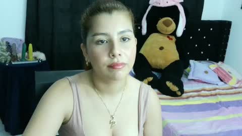 Snapshot of bellatrix_colen chatting on January 30, 10:19 pm Aleja online show from January 30, 10:19 pm