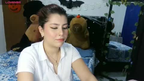Snapshot of bellatrix_colen chatting on October 22, 2:12 am Aleja online show from October 22, 2:12 am