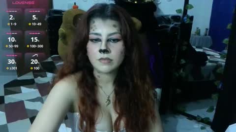 Snapshot of bellatrix_colen chatting on October 31, 2:23 am Aleja online show from October 31, 2:23 am
