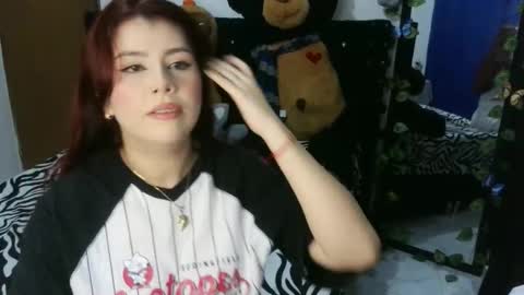 Snapshot of bellatrix_colen chatting on November 8, 10:52 pm Aleja online show from November 8, 10:52 pm