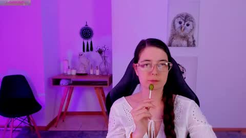 Snapshot of bellatrixllestrange chatting on February 18, 11:30 pm Bella. Ntmu online show from February 18, 11:30 pm