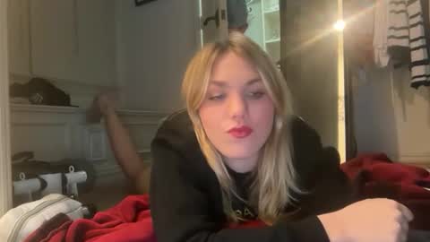 Bella 3 online show from April 20, 4:59 am