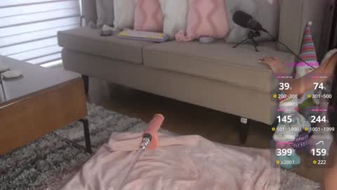 Belle Adrienne  IG  online show from January 4, 4:33 am