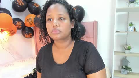 Snapshot of belle_brunette chatting on November 1, 9:28 pm belle online show from November 1, 9:28 pm