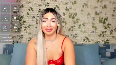 Snapshot of belle_hallle chatting on January 3, 8:22 pm LucyJelly online show from January 3, 8:22 pm