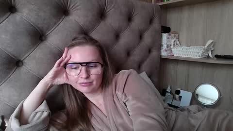 Amelia online show from September 27, 12:10 pm