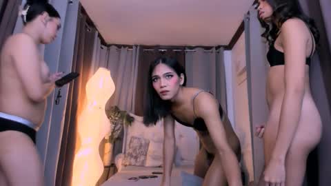 Snapshot of bellecollins chatting on October 6, 2:09 am bellecollins online show from October 6, 2:09 am