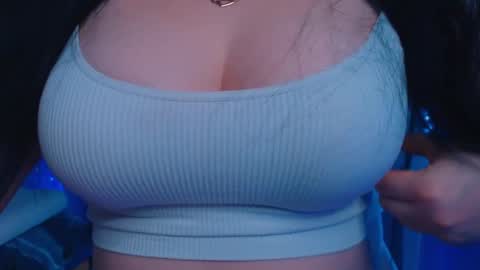 Snapshot of bellelovexx chatting on December 5, 8:22 am Hello I am kind friendly and cute girl online show from December 5, 8:22 am
