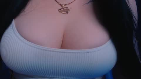 Snapshot of bellelovexx chatting on December 19, 10:42 pm Hello I am kind friendly and cute girl online show from December 19, 10:42 pm