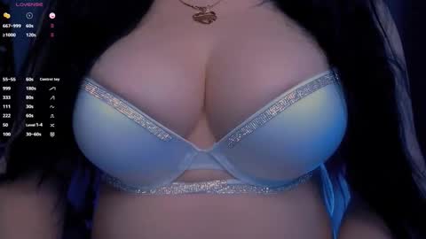 Snapshot of bellelovexx chatting on October 11, 10:30 pm Hello I am kind friendly and cute girl online show from October 11, 10:30 pm