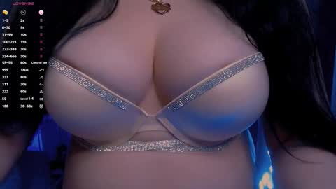 Snapshot of bellelovexx chatting on October 19, 9:48 pm Hello I am kind friendly and cute girl online show from October 19, 9:48 pm