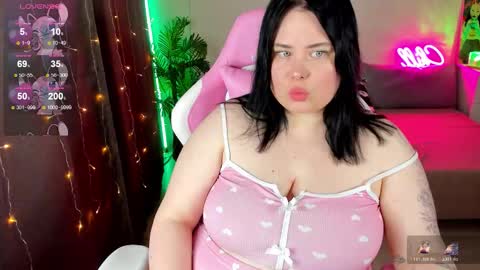 Snapshot of bellybooxo chatting on November 15, 7:10 pm LinaBoo online show from November 15, 7:10 pm