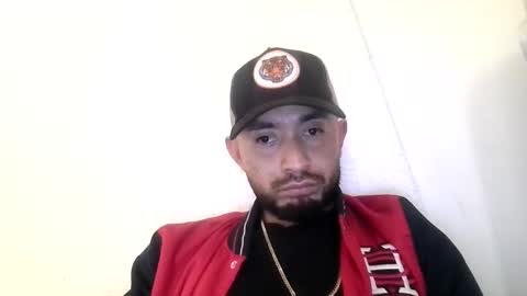 Snapshot of bemysecrett chatting on December 25, 10:06 am bemysecrett online show from December 25, 10:06 am