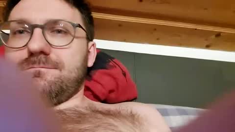 Snapshot of ben00189 chatting on January 15, 6:40 pm ben00189 online show from January 15, 6:40 pm