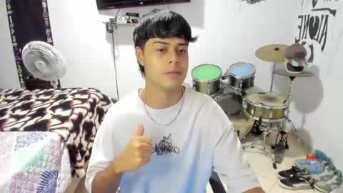 Snapshot of ben_falcon chatting on October 20, 2:45 am Ben online show from October 20, 2:45 am