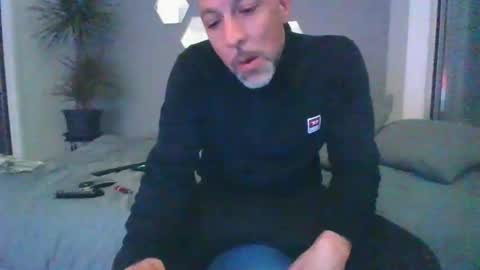 benbare13 online show from February 22, 8:42 pm