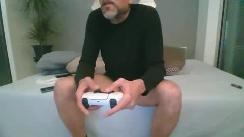 benbare13 online show from February 26, 6:32 pm