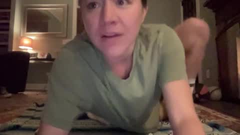 Snapshot of bendlikebecks chatting on November 15, 9:50 am bendlikebecks online show from November 15, 9:50 am