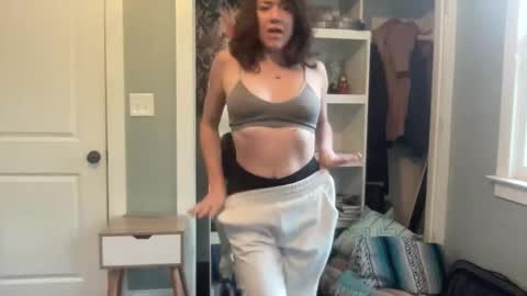 Snapshot of bendlikebecks chatting on December 4, 1:31 pm bendlikebecks online show from December 4, 1:31 pm