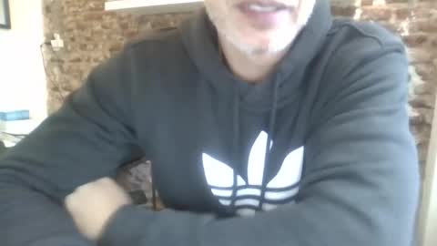 Snapshot of benedett22 chatting on December 2, 8:33 pm benedett22 online show from December 2, 8:33 pm