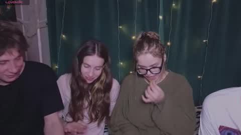 KENDALL  NATHAN online show from February 3, 6:13 pm