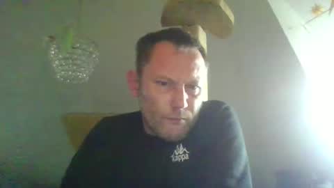 Snapshot of benizio_ chatting on February 12, 10:46 am benizio online show from February 12, 10:46 am