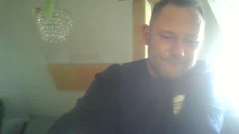 Snapshot of benizio_ chatting on February 21, 1:22 pm benizio online show from February 21, 1:22 pm