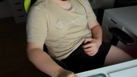 Snapshot of benjamin440 chatting on September 20, 10:22 pm benjamin440 online show from September 20, 10:22 pm