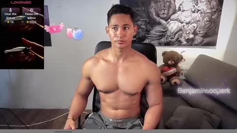 benjamincooperk online show from October 26, 7:53 pm