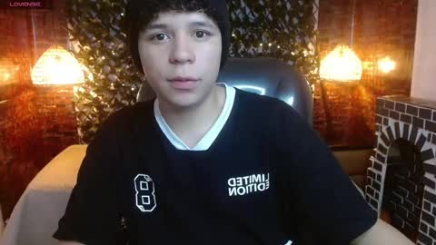 Snapshot of benjamintwink1 chatting on December 14, 7:25 pm BENJAMIN online show from December 14, 7:25 pm
