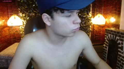 Snapshot of benjamintwink1 chatting on January 3, 10:19 pm BENJAMIN online show from January 3, 10:19 pm
