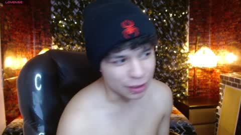 Snapshot of benjamintwink1 chatting on January 18, 9:13 pm BENJAMIN online show from January 18, 9:13 pm